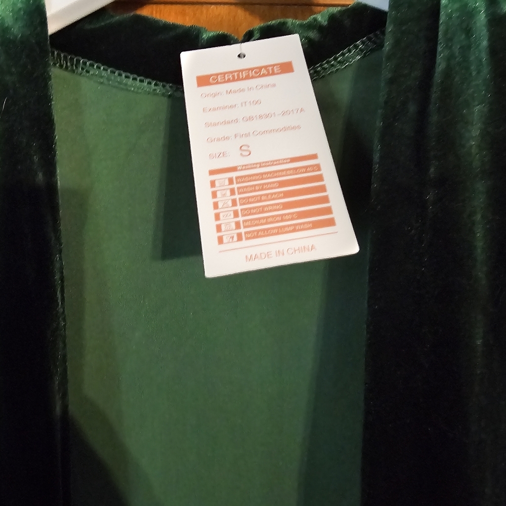Elegant Green Velvet Duster Coat - Picture 3 of 4